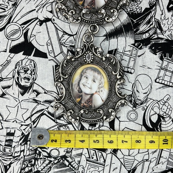 3 picture frames to hang - Picture 5 of 6